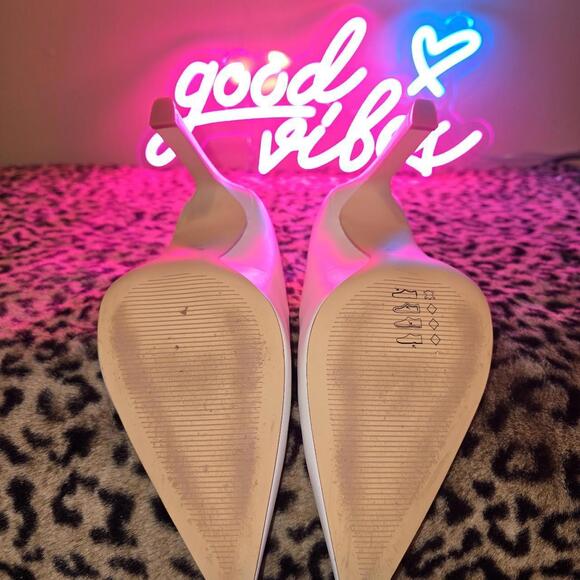 Michael Kors Women's White Court - Picture 3 of 8